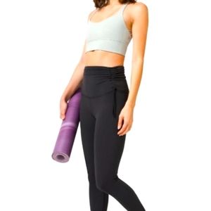 NWT Lululemon Hug Your Core 28" legging